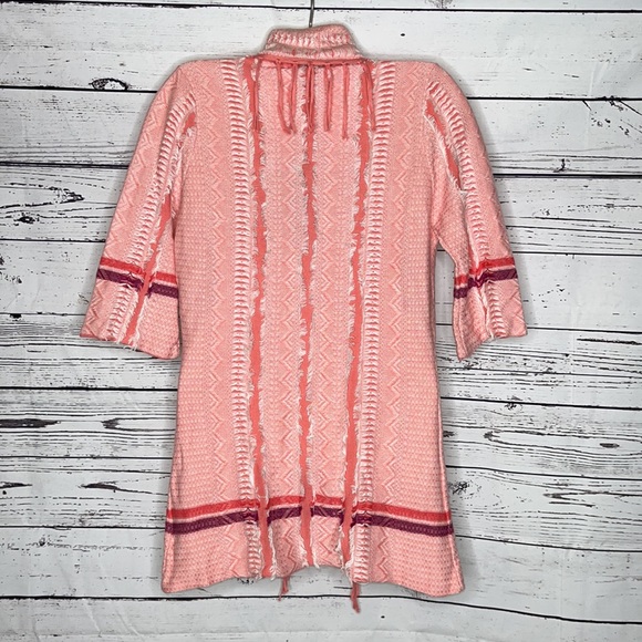 C. Luce NWT Size M Pink Aztec Print Short Sleeve Fringe Trim Sweater Cardigan - Picture 4 of 6